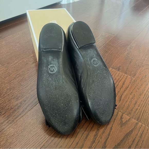MICHAEL KORS Willa Ballet Bow Flats Black Leather Size 7 - Picture 7 of 8